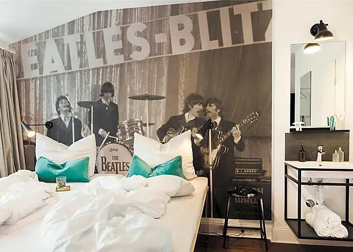 Hotel Pyjama Park St Pauli Und 3*